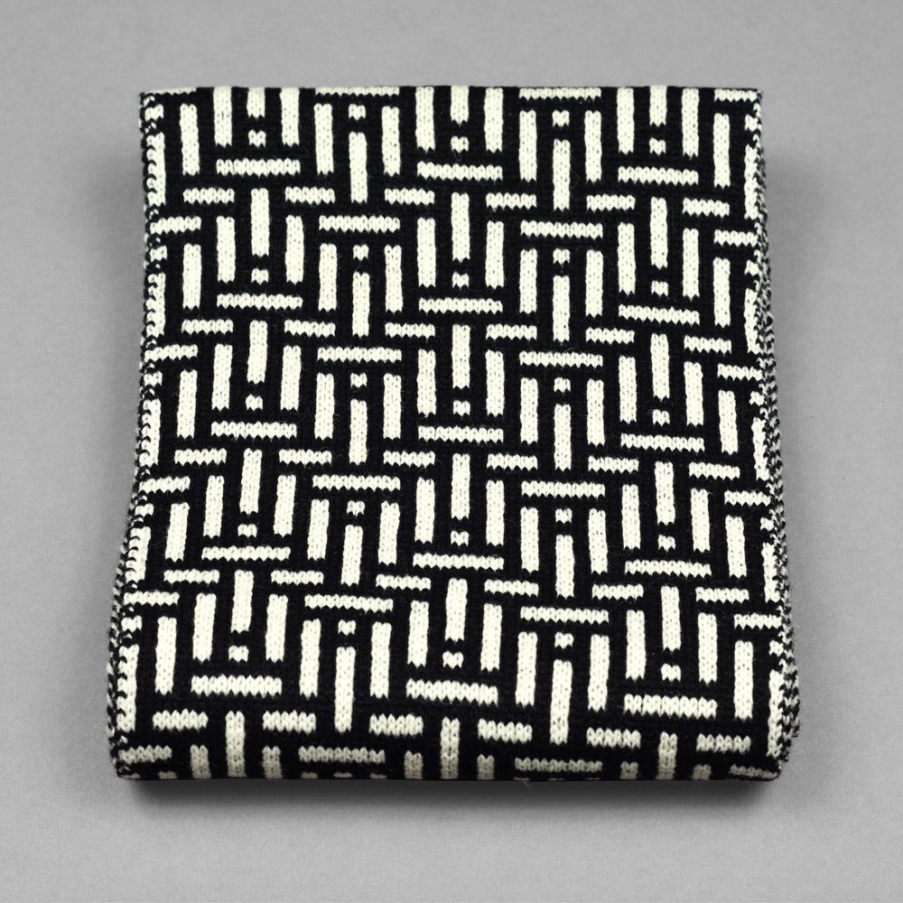 Kinetic Pattern Scarf Black/White