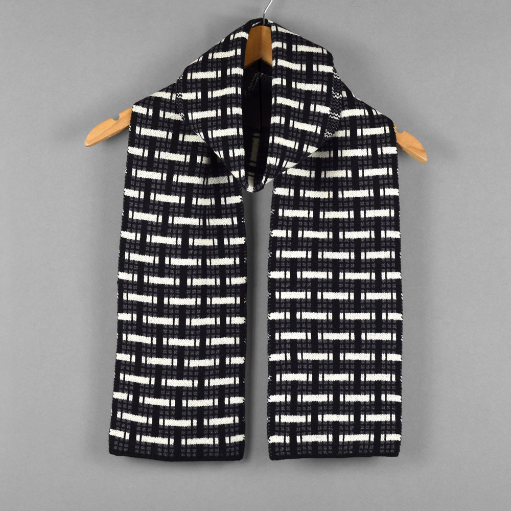 Woven Pattern Scarf Black/White