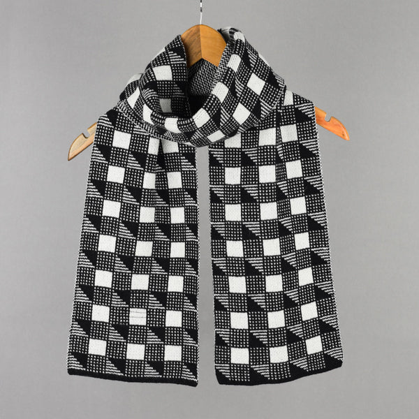 Cubes Pattern Scarf Black and White